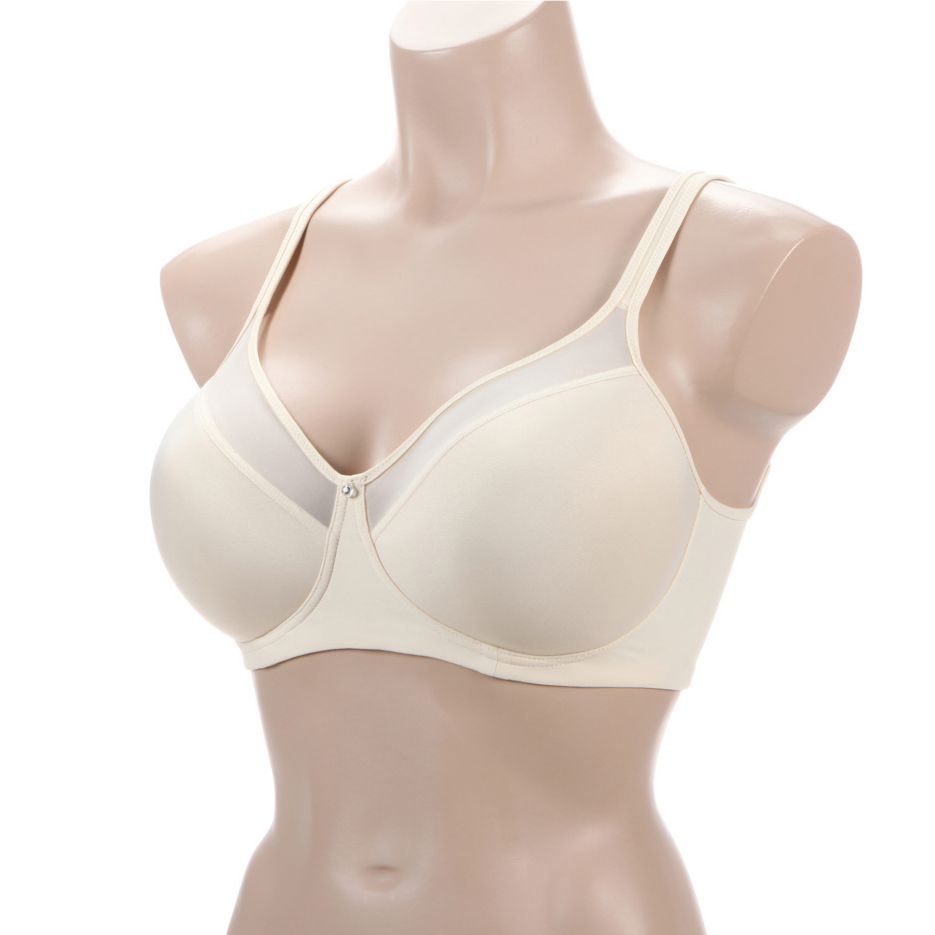 You'll love the One Smooth U® Ultra Light Minimizer Underwire Bra and the  lightweight, breathable foam spacer cups for a sleek look.