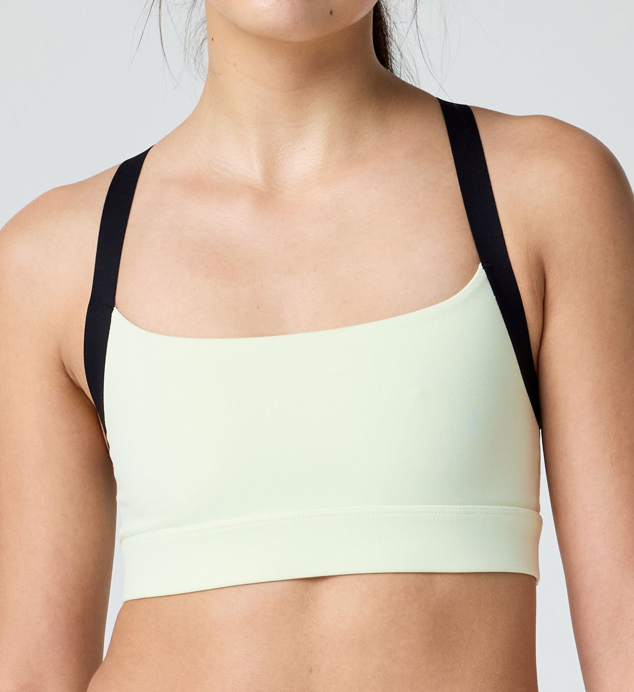 Brooks Women's Luxe Strappy Bra in Luminary/Black | Size: Medium | HerRoom.com