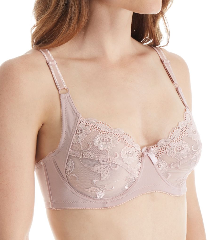 Carnival Women's Full-Figure Soft-Cup Wire-Free Longline Bra with Scalloped  Lace Center