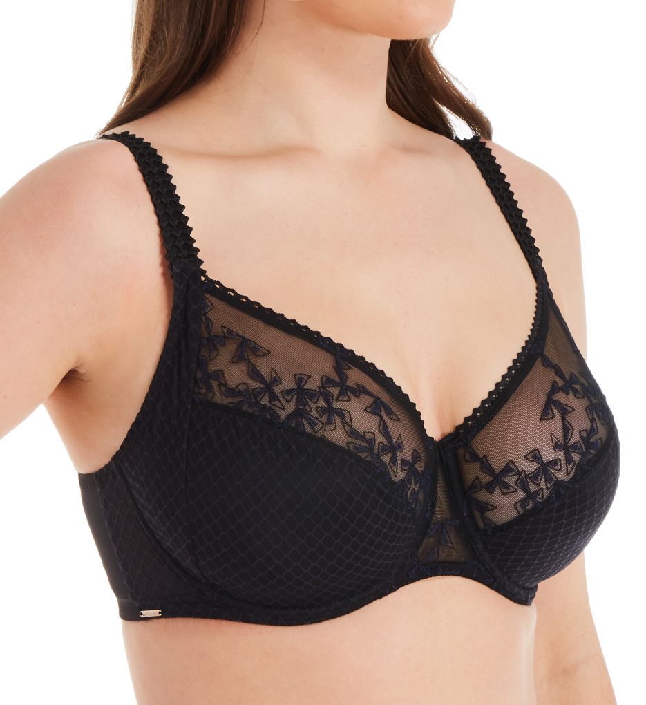 Chantelle at Bra Utopia