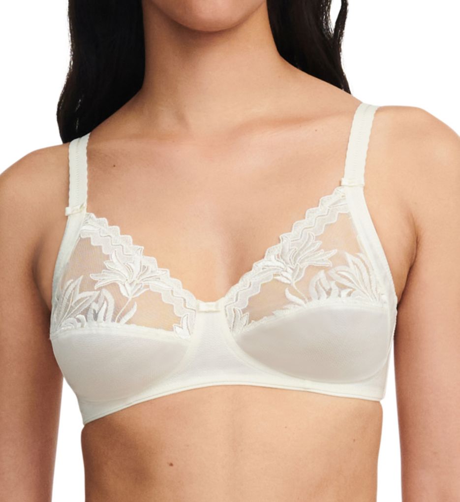 e Soft-Cup Bra Ivory 40C by Chantelle