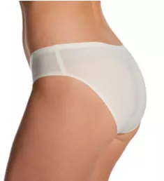 Soft Stretch Seamless Bikini Panty Ivory O/S