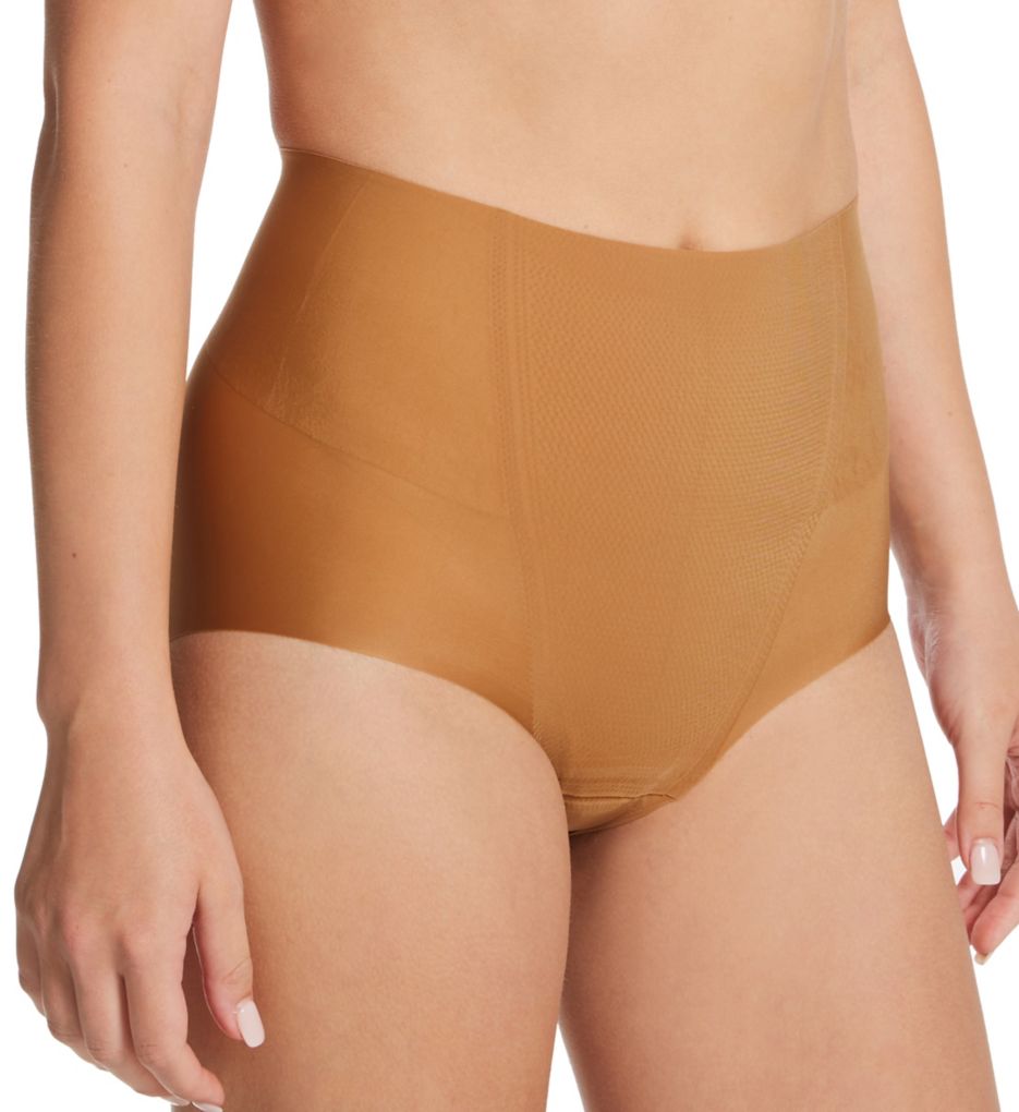 Zonal support Shaping body with thong