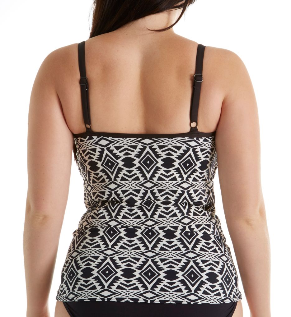 Beqa Underwire Scoop Neck Tankini Swim Top