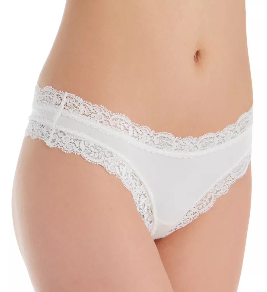 Iconic Lace Thong Chantilly S