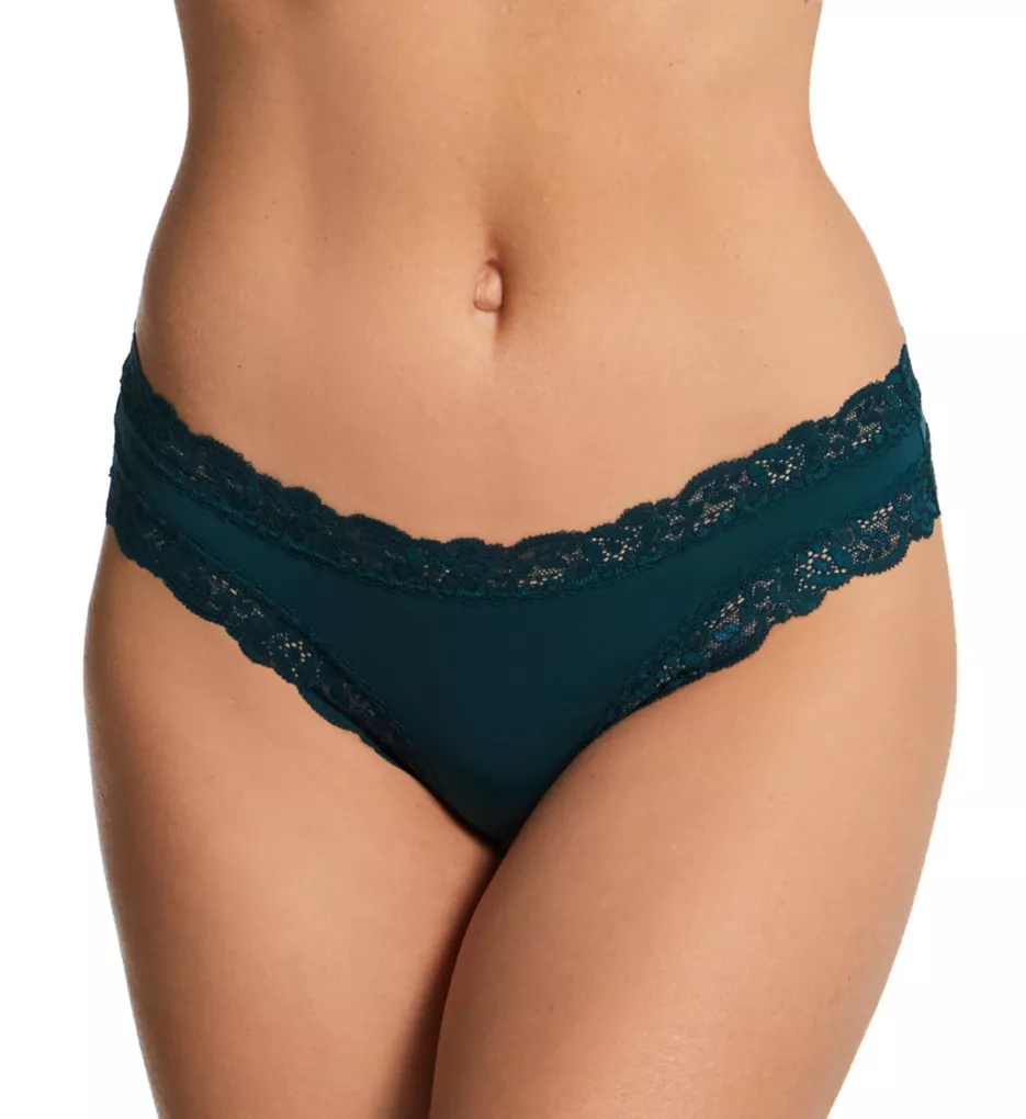 Iconic Lace Thong Grove L