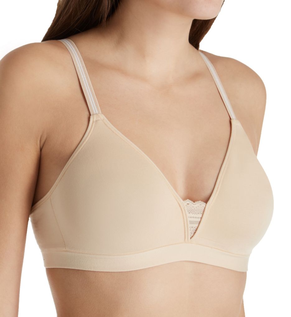 Hanes Ultimate Wireless Bra with Soft Padding, Seamless Bra with  Convertible Straps, Comfort Flex Wirefree at  Women's Clothing store