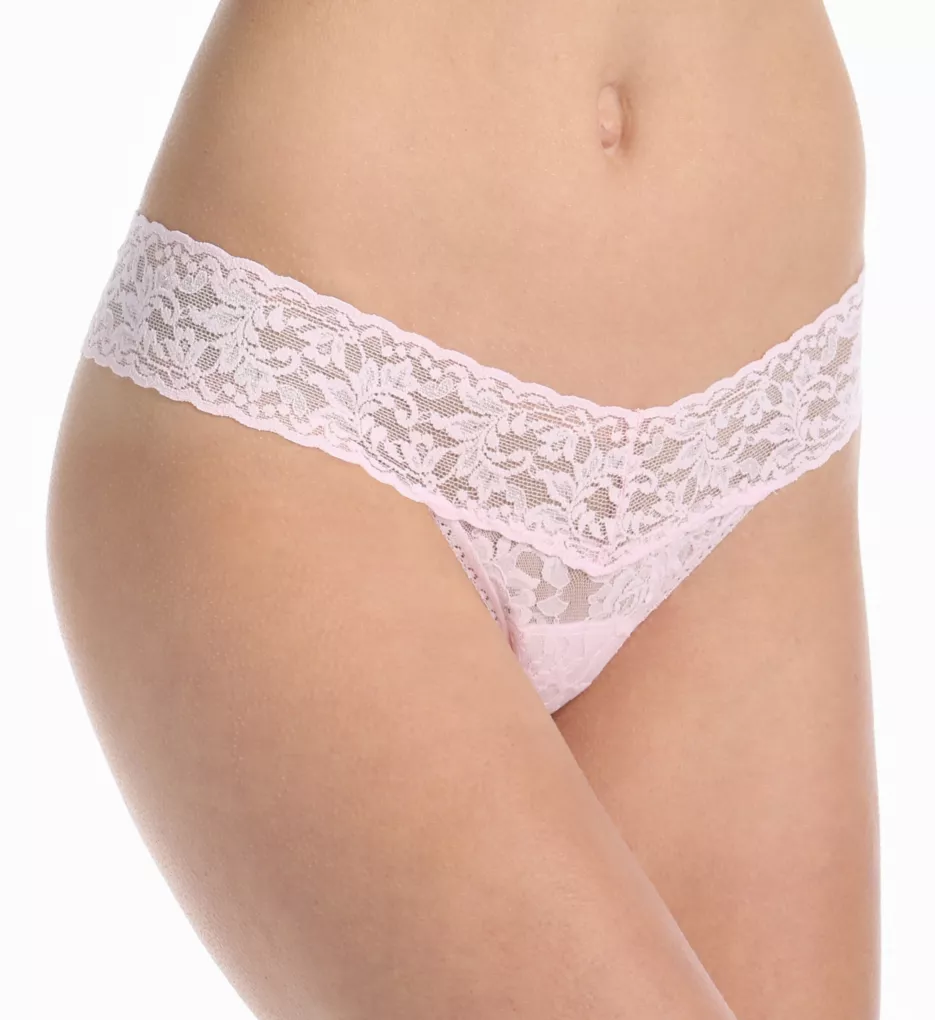 Signature Lace Low Rise Thong Bliss Pink O/S