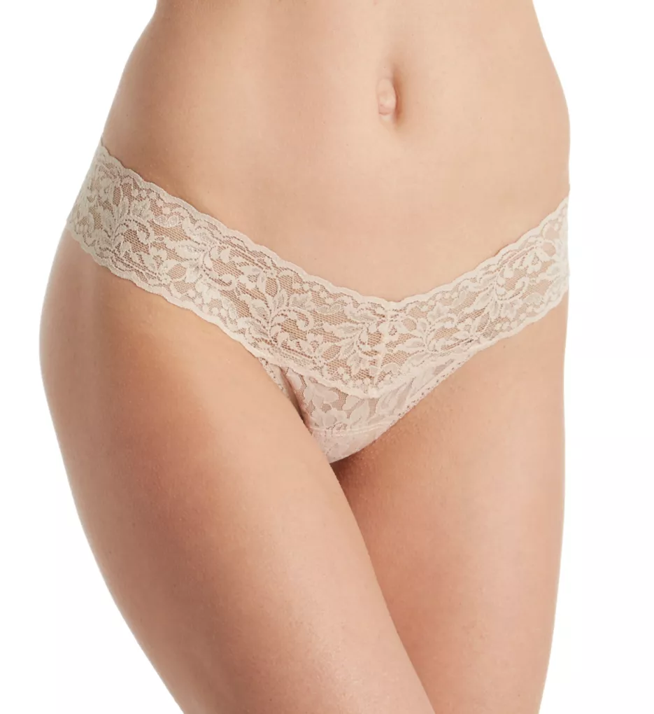 Signature Lace Low Rise Thong - 3 Pack Black/Chai/White O/S