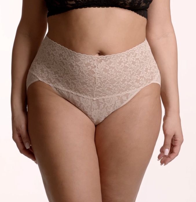 Hanky Panky Women's Signature Lace Plus Size Retro V-Kini Panty in Chai | Size: 1X | HerRoom.com