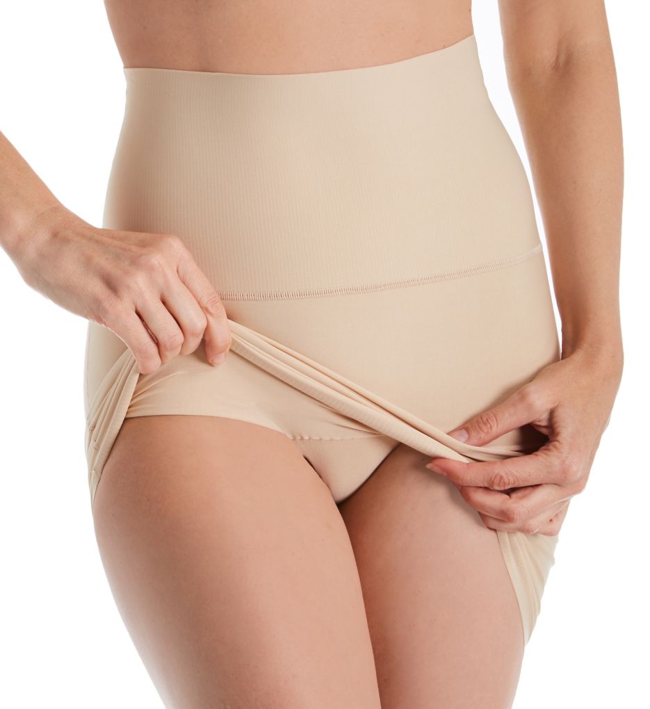 Tame Your Tummy Half Slip with Built-in Panty-cs1