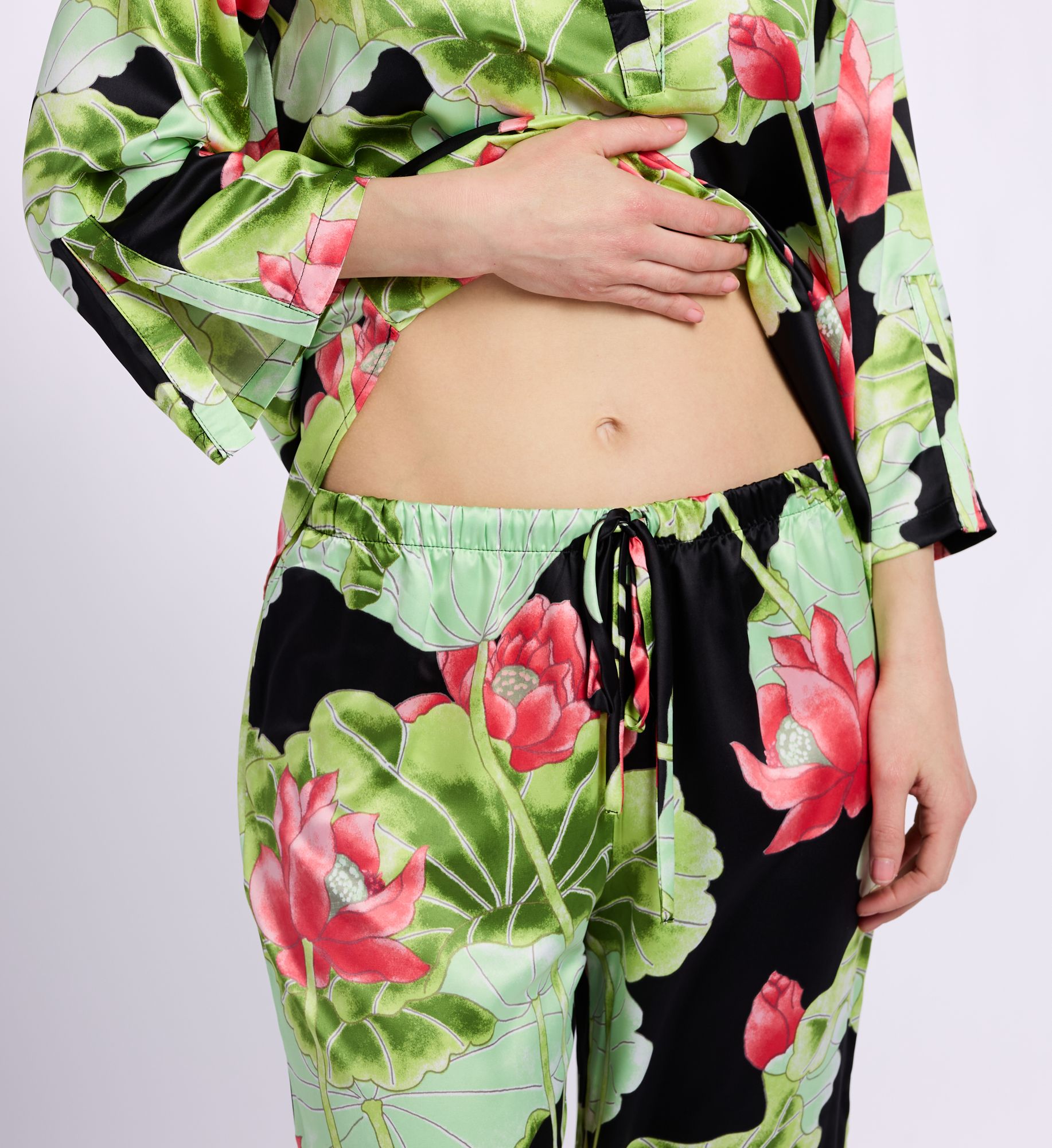N by Natori Ascendant Lotus Printed Satin Mandarin PJ Set XC6034 - Image 4
