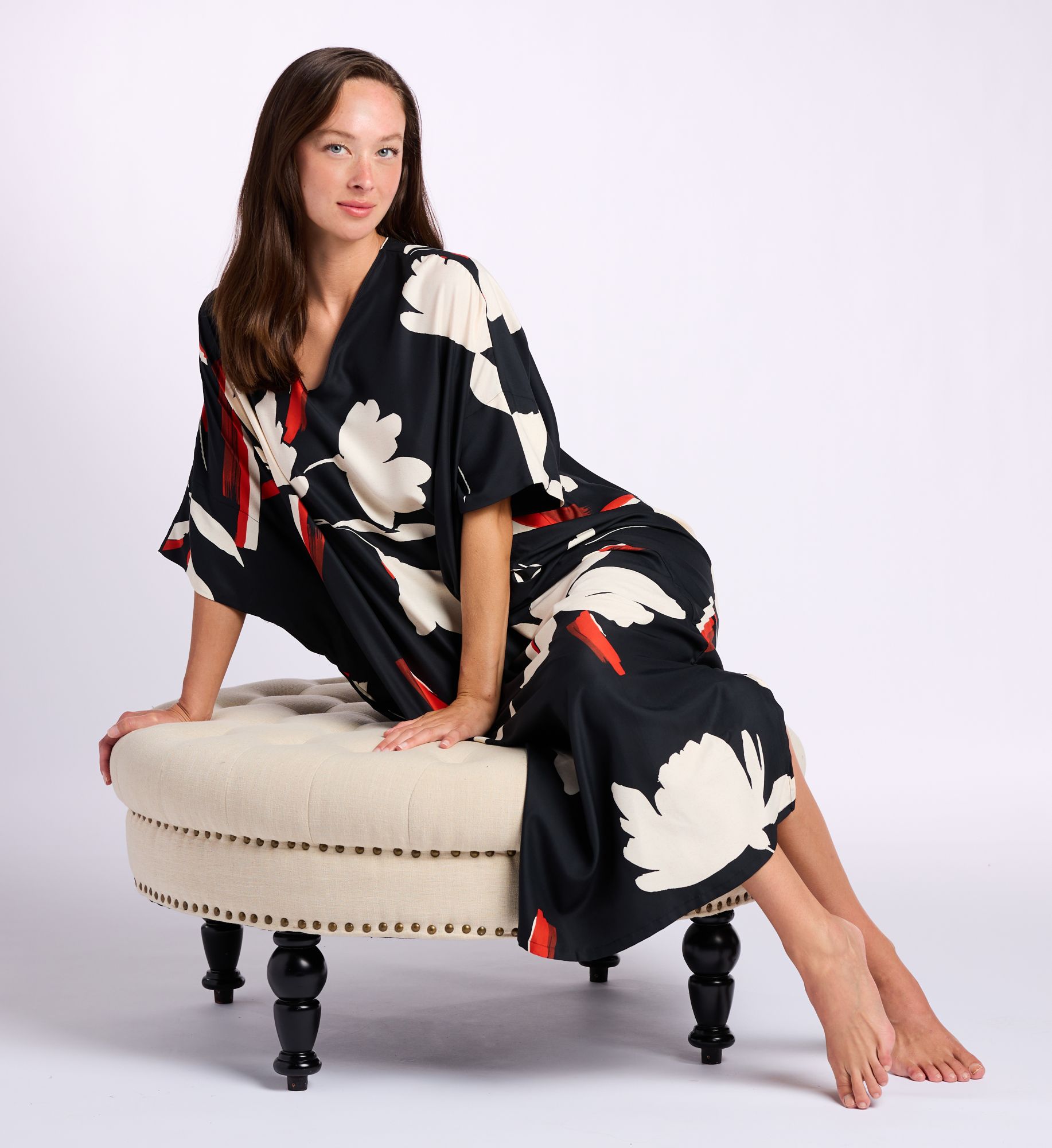 Natori Women's Kami 52 Caftan in Black | Size: Medium | HerRoom.com