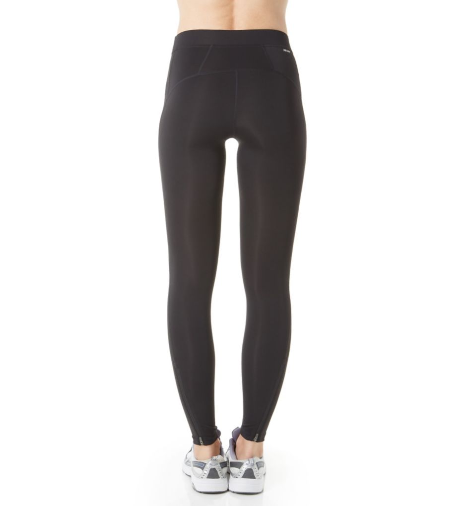 Accelerate NB Dry Performance Tight