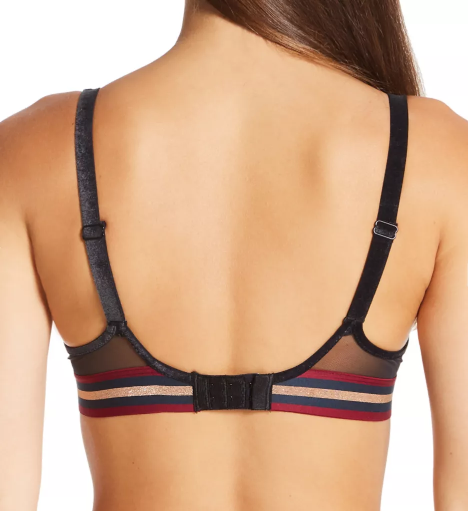 Victoria's Secret Cool & Comfy Seamless Wireless T-Back Bra Top, Women's  Fashion, Tops, Sleeveless on Carousell