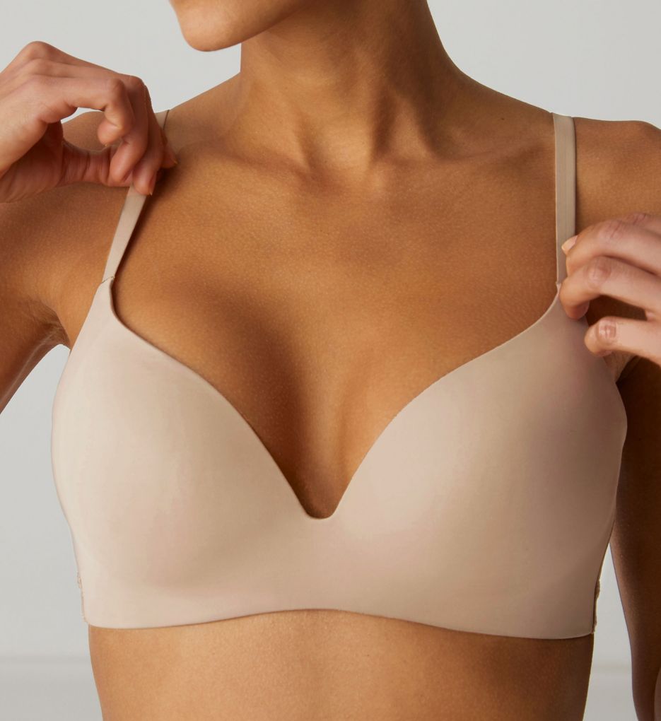 Minimalist Chic! Lightly-Lined Seamless Strapless Wireless Bra in Butt