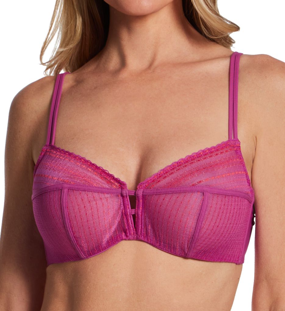 Underwire Bras vs. Wire-free Bras: Compare and Contrast - The