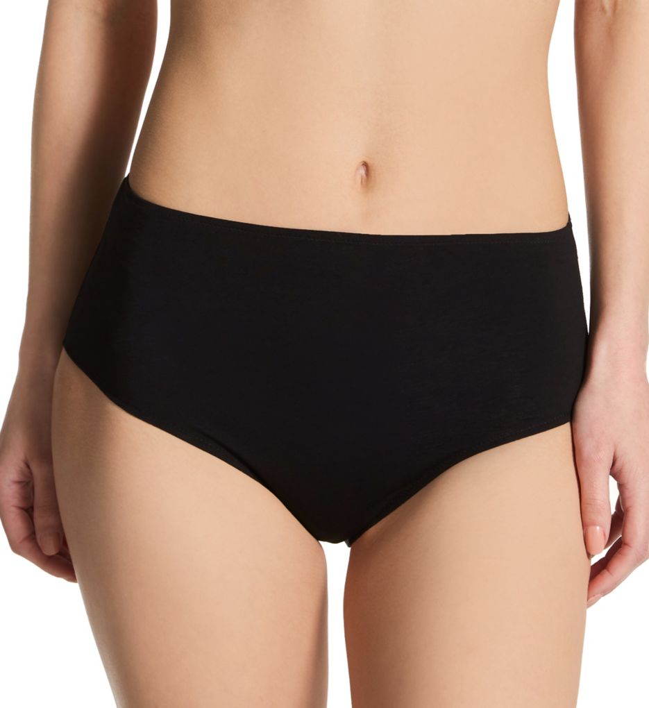 Gemma Full Cut Panty – Skin. Addressing the body.