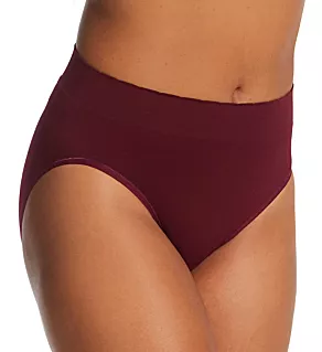 No Pinch, No Show Seamless Hi-Cut Panty Moody Maroon 6