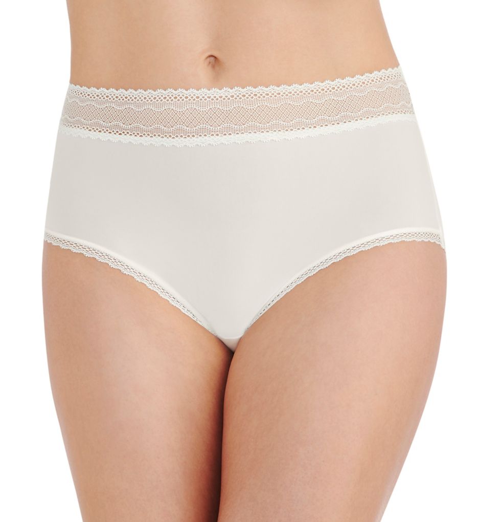 Bras and Panties by Vanity Fair (2228454)