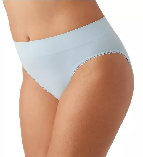 Wacoal Feeling Flexible Hi-Cut Brief Panty 871332