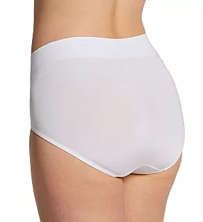 No Pinching. No Problems. Seamless Brief Panty White M