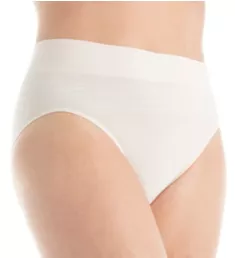 No Pinching. No Problems. Seamless Hi-Cut Panty Butterscotch S