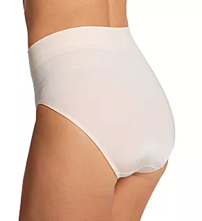 No Pinching. No Problems. Seamless Hi-Cut Panty Sandshell M